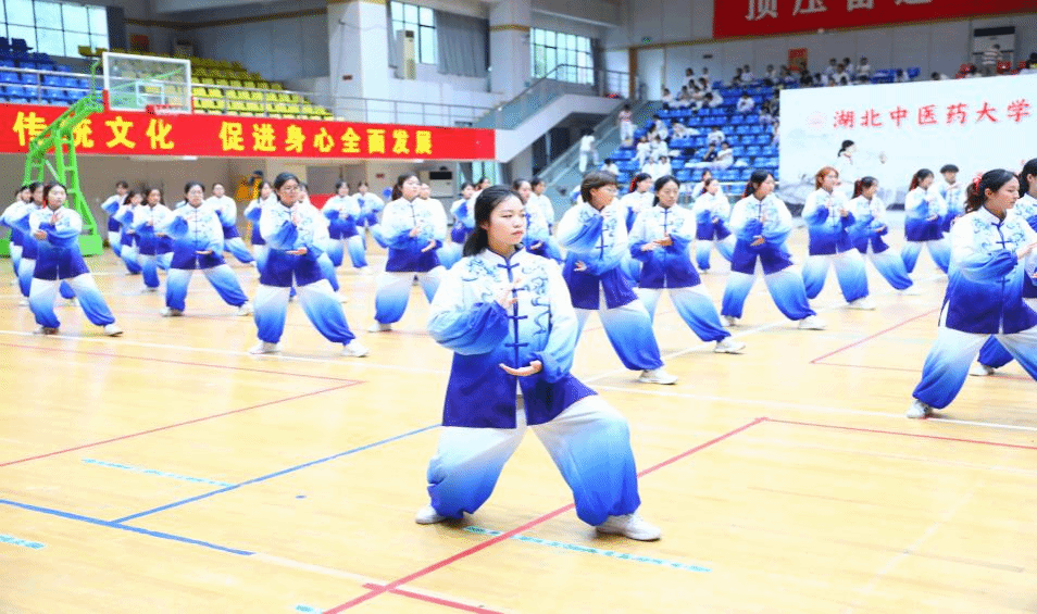 学校第七届太极拳比赛圆满落幕